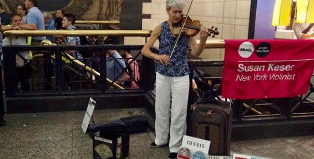 New York metrosunun neşesi müzisyenler